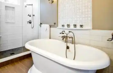 Roanoke Bathroom Remodel | Lochwood-Lozier Custom Homes, Remodeling & Landscaping LLC | Redmond, WA