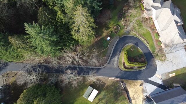 From prep to laying to a flawless finish. This is what quality execution looks like from start to finish!  #LochwoodLozier #Asphaltdriveway #Constructionprocess #Starttofinish #Craftsmanship #Satisfyingbuild #Qualitywork #CustomHomes #Remodeler #PNWBuilders #EastsideHomes #Bellevue #ClydeHill #Medina #Sammamish #Issaquah #Redmond #Kirkland