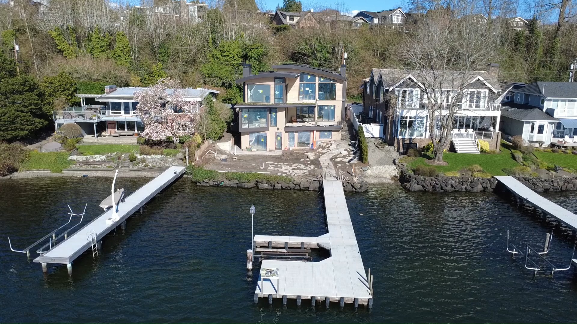 Getting close to completion on the Kirkland Waterfront project!  #LochwoodLozier #Asphlat #Sonstruction #Kirkland #Customhome #Redmond #Bellevue #ClydeHill #Medina #MercerIsland #Sammamish #Issaquah #PNWBuilders
